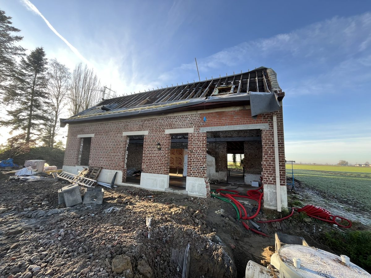 L'ancienne ferme mise à nu avant travaux