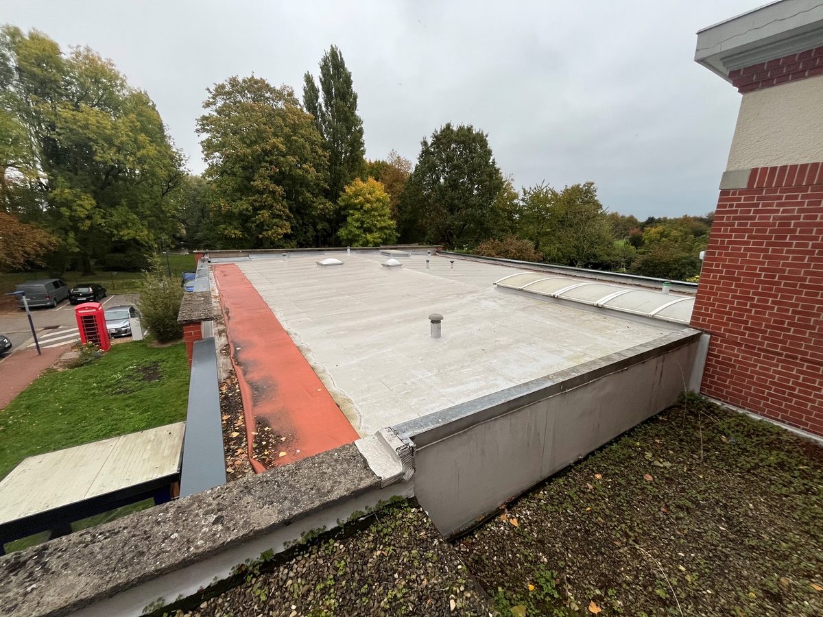 Toiture-terrasse de l'annexe de la mairie